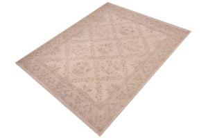 Chic Zeigler Russell Ivory/Beige Wool Rug - 7'11'' x 9'6''